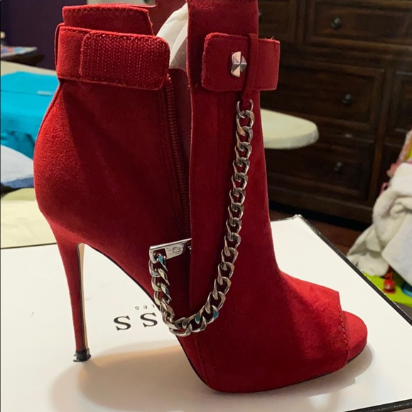 guess red boots
